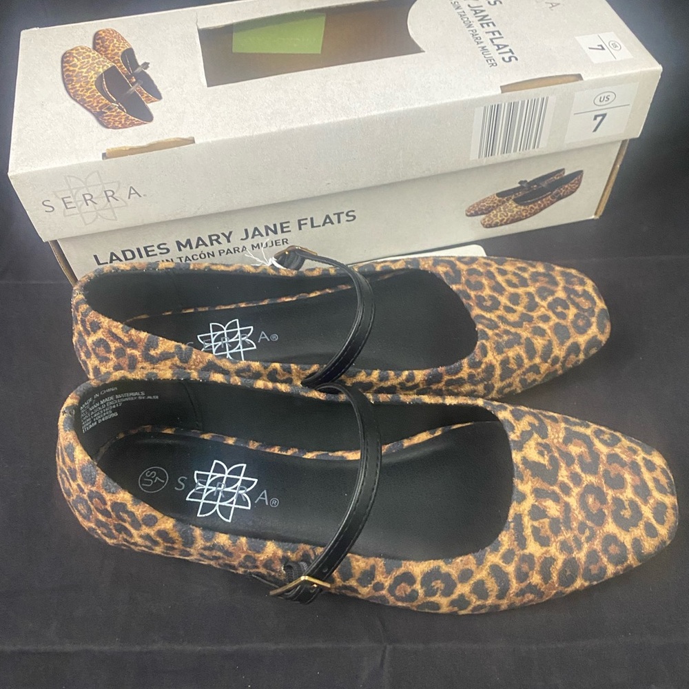 Serra Leopard Print Mary Jane Flats Ladies size 7 - Picture 4 of 10